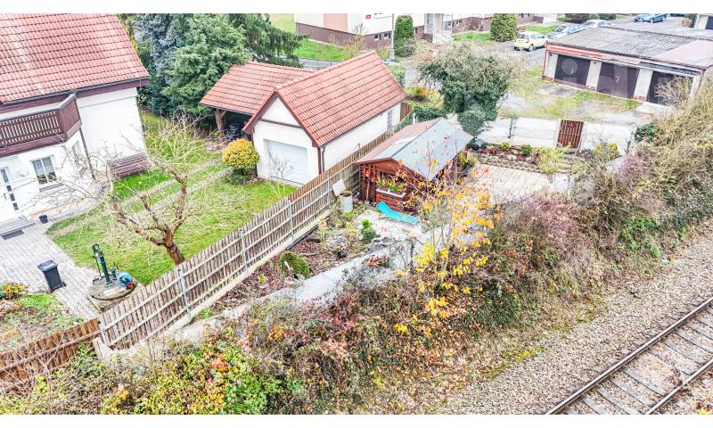 Prodej krásné zahrady 398 m2 - Chrást