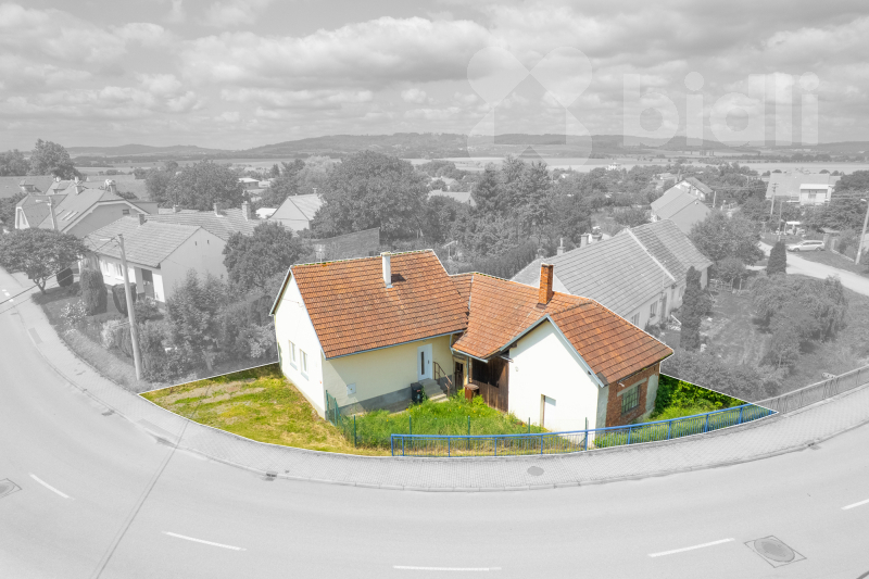 Rodinný dům 1+kk, UP 70 m2, CP 181 m2, obec Cetkovice