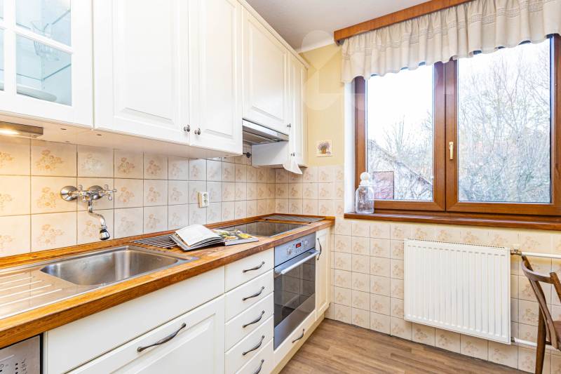 Prodej rodinného domu o 2 bytech 220 m2 Studená