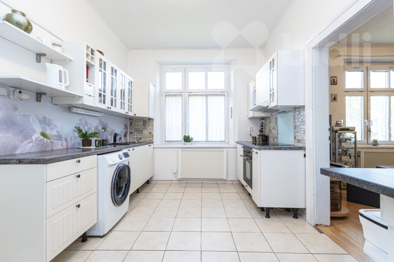 Prodej bytu 2+1, 64 m2, zahrada, parkování na pozemku, Nelahozeves, okr. Mělník