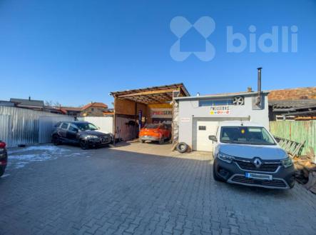 Prodej rodinného domu s pneuservisem a kadeřnictvím | Prodej - jiné, 28 m²