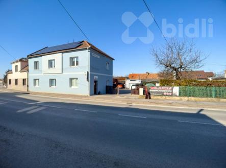 Prodej rodinného domu s pneuservisem a kadeřnictvím | Prodej - jiné, 28 m²