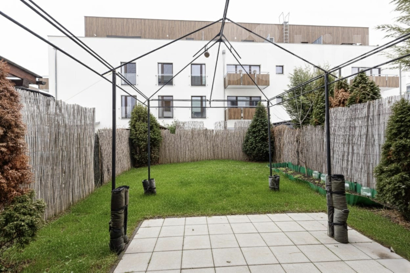 Prodej bytu1+kk 45m2 s předzahrádkou 50m2 + Park. stání 29m2, Nepomuckých Letňany