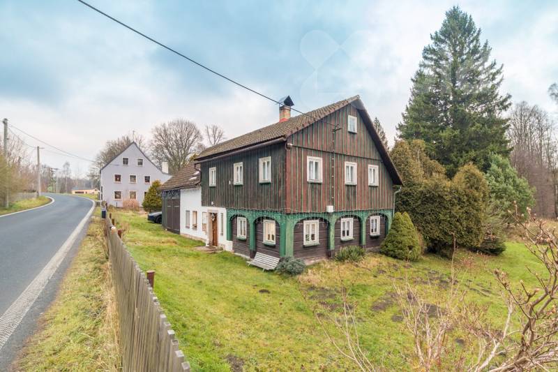 Krásná chalupa s dispozicí 6+1 a pozemkem 1274m2, Horní Poustevna