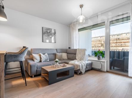 Prodej, byt 2+KK s lodžií, Strnadových, Praha - Vysočany | Prodej bytu, 2+kk, 57 m²