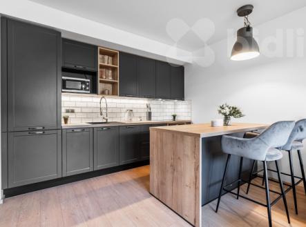 Prodej, byt 2+KK s lodžií, Strnadových, Praha - Vysočany | Prodej bytu, 2+kk, 57 m²