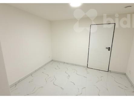 Pronájem komerčních prostor o velikosti 70 m2 (3 místnosti) v podzemí | Pronájem - jiné, 70 m²