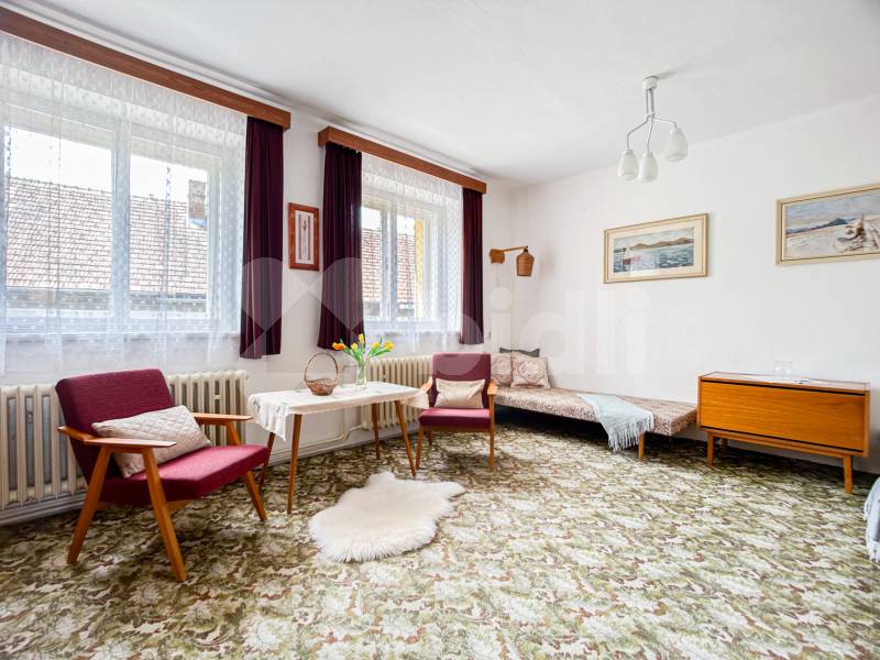 Prodej domu 301 m2 a pozemkem 1119 m2, Holotín-okres Pardubice