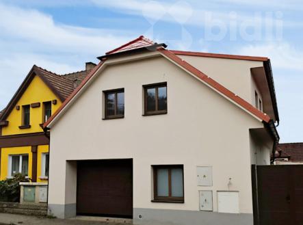 Pronájem rodinného domu (134 m²) se zahradou a garáží v Lysé nad Labem | Pronájem - dům/vila, 134 m²