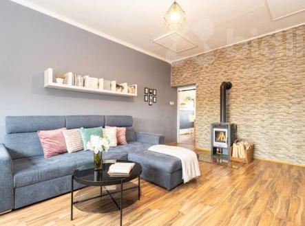 Prodej bytu 4+1, 87 m2, se zahrádkou a parkovacím stáním, Nádražní, Hrochův Týnec | Prodej bytu, 4+1, 97 m²