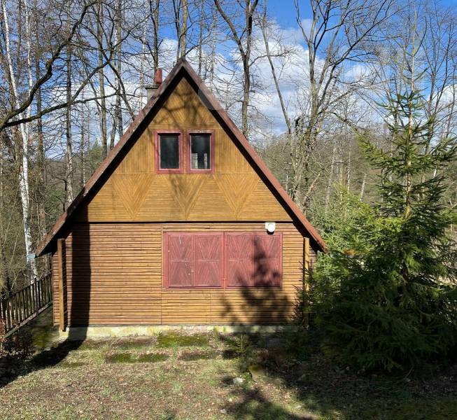 Nabízíme vám srubovou chatu v obci Libošovice - Malechovice, okres Jičín.