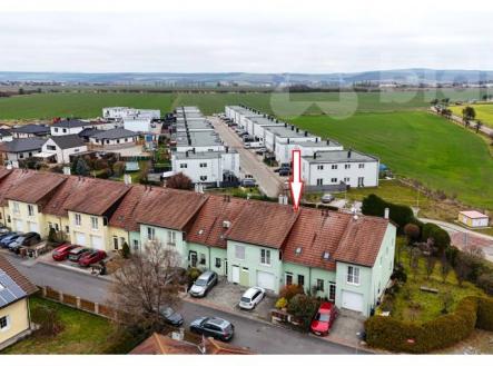 Prodej řadového domu 4+kk s garáží a zahradou - Vejprnice u Plzně | Prodej - dům/vila, 153 m²