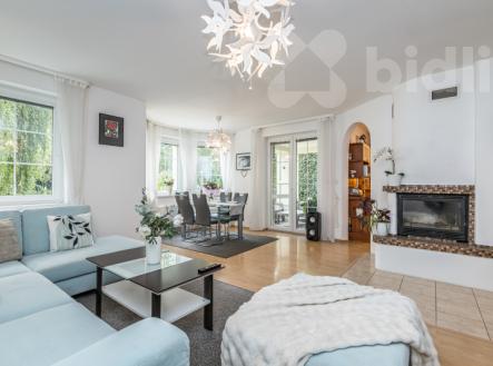 Dvougenerační rodinný dům 6+2, pozemek 778m2, Květnice | Prodej - dům/vila, 194 m²