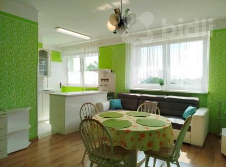 Byt 3+kk s garáží, sklepy a potenciálem - Čejkovice, okres Znojmo | Prodej bytu, 3+kk, 82 m²