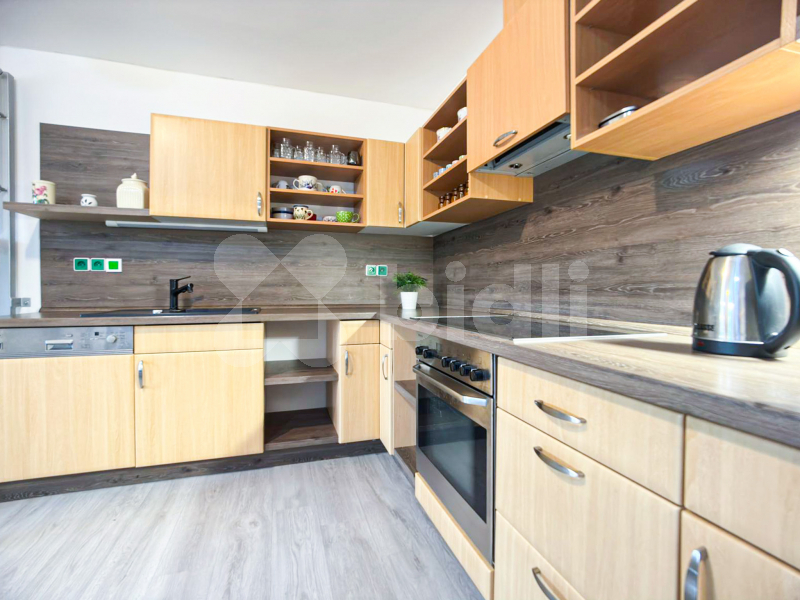 Prodej RD 4+1, 336 m2, pozemek 1690 m2, Žárovná