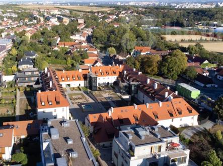 Exkluzivní podkrovní byt 3+kk v rezidenci Jinonický zámek | Prodej bytu, 3+kk, 130 m²