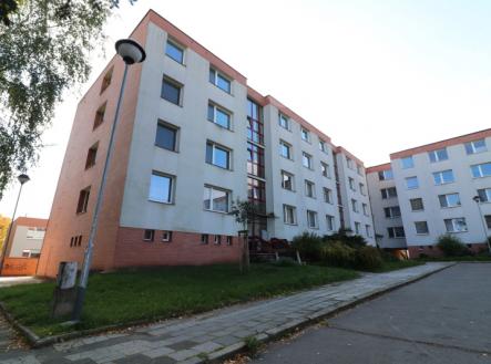 Pronájem, byt 1+1 se zahradou, U Trojáku, Zlín - Jižní Svahy | Pronájem bytu, 1+1, 51 m²