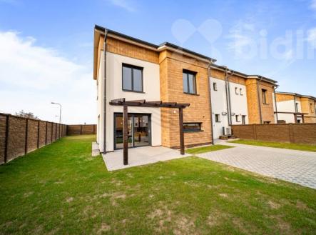 Prodej novostavby 5+kk se zahradou, Hradec Králové | Prodej - dům/vila, 139 m²