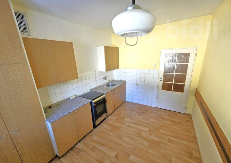 Pronájem prostorného bytu 2+1, 65 m2 - Zlín, ul. Benešovo nábřeží