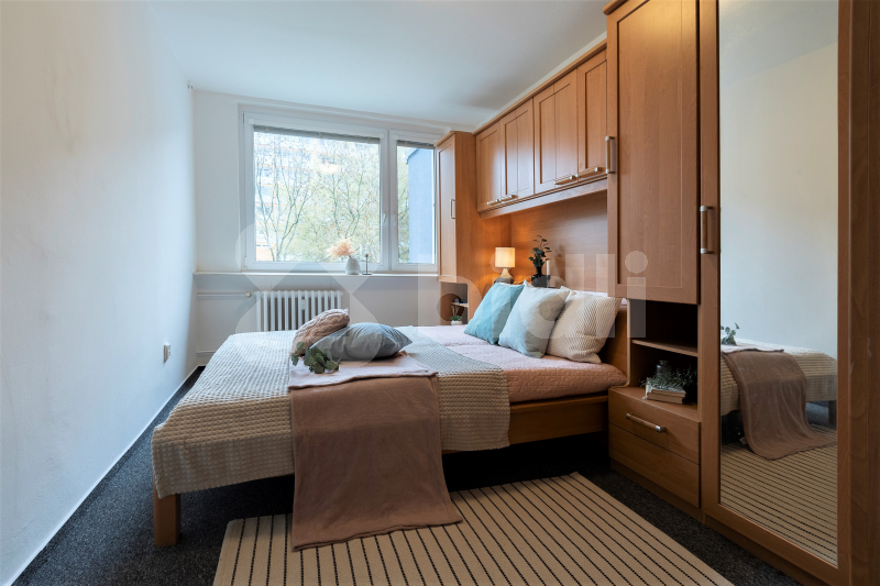 Prostorný byt 3+kk (83 m²) s lodžií a sklepem - Praha Horní Měcholupy