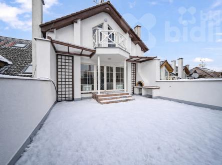 Prodej, rodinný dům s nebytovým prostorem, Svobodné Dvory, Hradec Králové | Pronájem - dům/vila, 335 m²