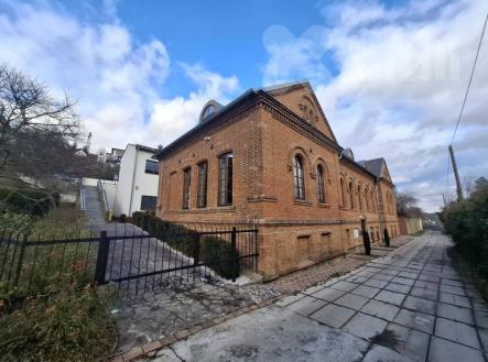 Pronájem kancelářských prostor 876 m2 v Berouně | Pronájem - kanceláře, 876 m²