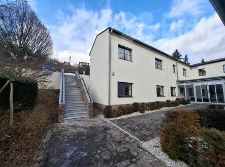 Pronájem kancelářské budovy 876 m2 v Berouně | Pronájem - kanceláře, 876 m²