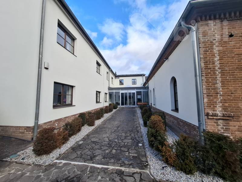Pronájem kancelářské budovy 876 m2 v Berouně