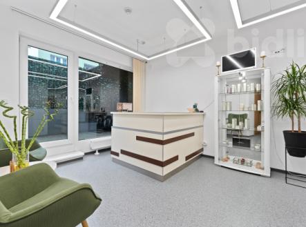 Pronájem kanceláře / ordinace 18 m² | Pronájem - obchodní prostor, 18 m²