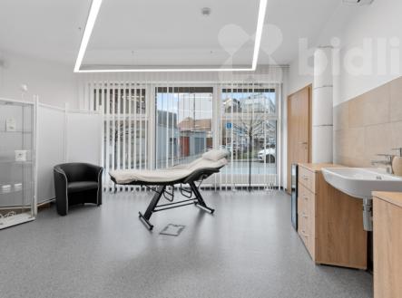 Pronájem kanceláře / ordinace 24 m² | Pronájem - obchodní prostor, 24 m²