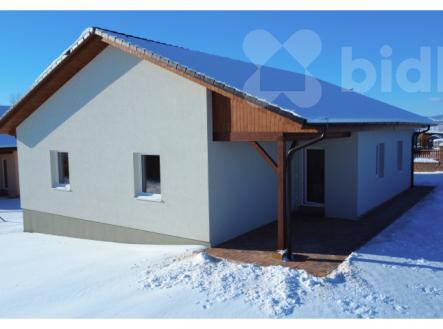 Zadní pohled na dům | Prodej - dům/vila, 140 m²