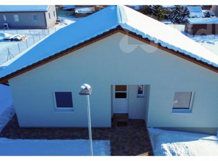 Pohled od ulice | Prodej - dům/vila, 140 m²