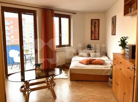 Pronájem zařízeného bytu 1+kk, 31 m2, balkón 4,5 m2, Praha 4 - Kamýk | Pronájem bytu, 1+kk, 31 m²