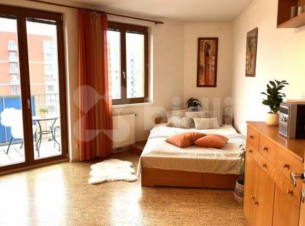 Pronájem zařízeného bytu 1+kk, 31 m2, balkón 4,5 m2, Praha 4 - Kamýk | Pronájem bytu, 1+kk, 31 m²