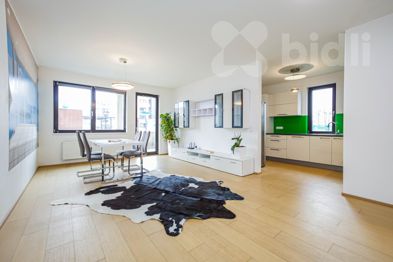 nájem byt 3+KK u traktorky