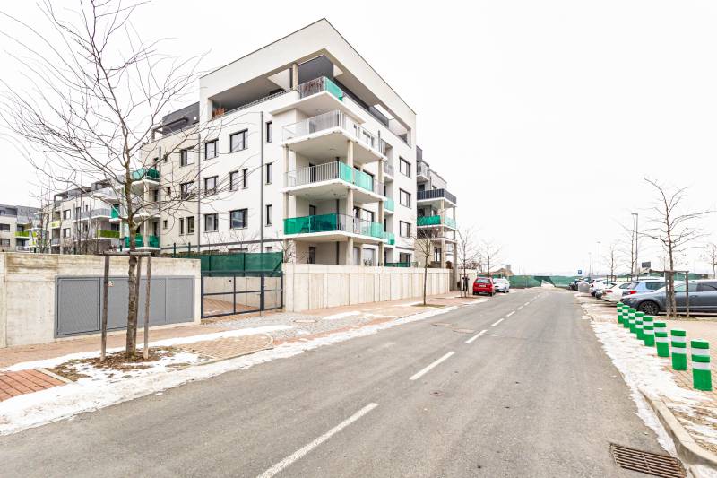 nájem byt 3+KK u traktorky