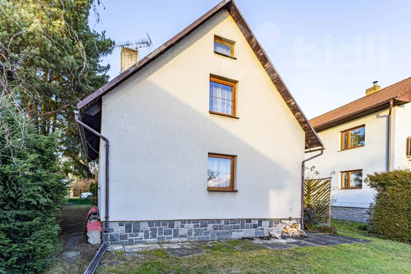 Prodej chaty 3+1, 90 m2, na pozemku 901 m2, v obci Struhařov, Praha-východ