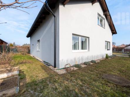 Moderní dům 5+KK, 202 m2 s FVE 6,4 kWp a baterií 10 kWh - Chvalovice u Kovanic | Prodej - dům/vila, 202 m²