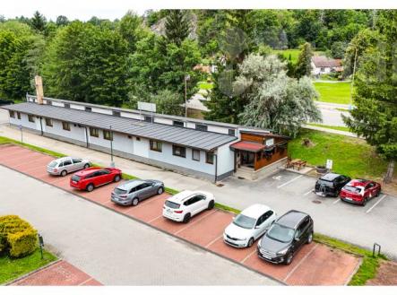 Prodej ubytovacího zařízení 433m2, pozemek 597 m2 | Prodej - penzion, 370 m²