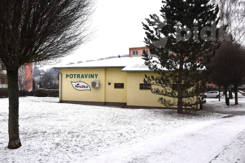 Pronájem bytu 1+kk s balkónem. 2. NP Zlaté Hory