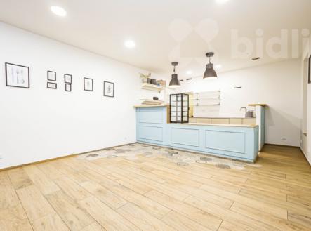 bistro | Prodej - dům/vila, 195 m²