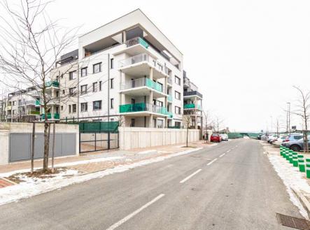 nájem byt 3+KK u traktorky | Pronájem bytu, 3+kk, 83 m²