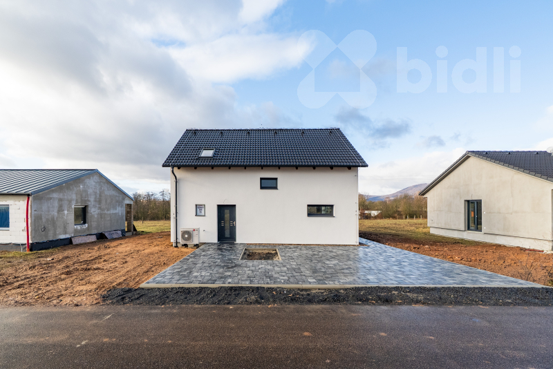 Prodej novostavby 5kk se zahradou, Újezdeček