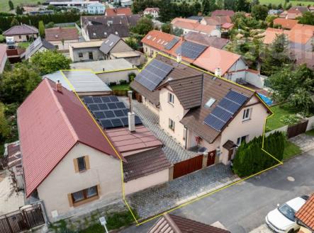 Energeticky soběstačný RD, 15 min. od Prahy, s náklady 4000 Kč/měs. s možností druhé bytové jednotky | Prodej - dům/vila, 242 m²