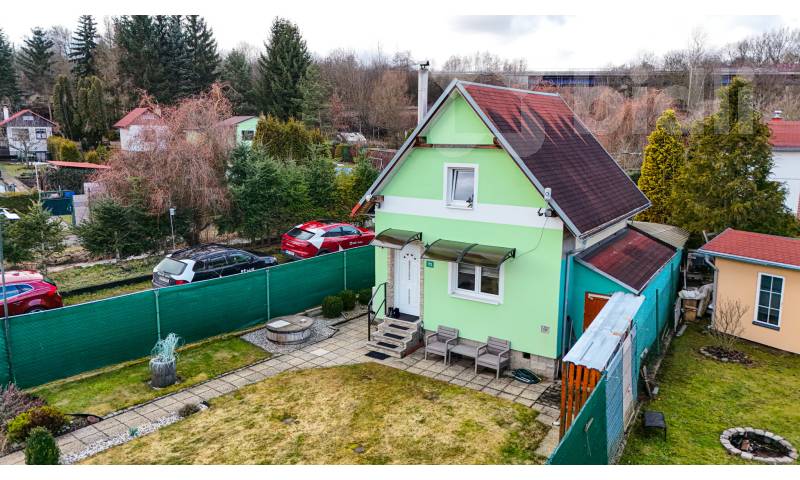 Celoročně obyvatelná chata Ostrov 3+kk