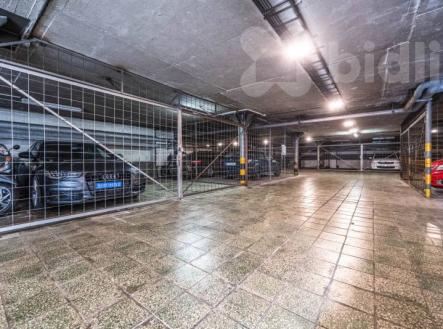 Prodej garáže 17 m2, Praha 10 - Strašnice | Prodej - malý objekt/garáž