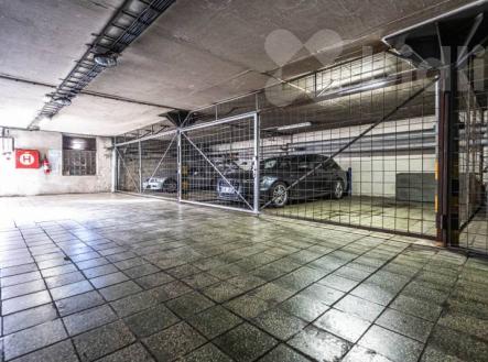 Prodej garáže 17 m2, Praha 10 - Strašnice | Prodej - malý objekt/garáž