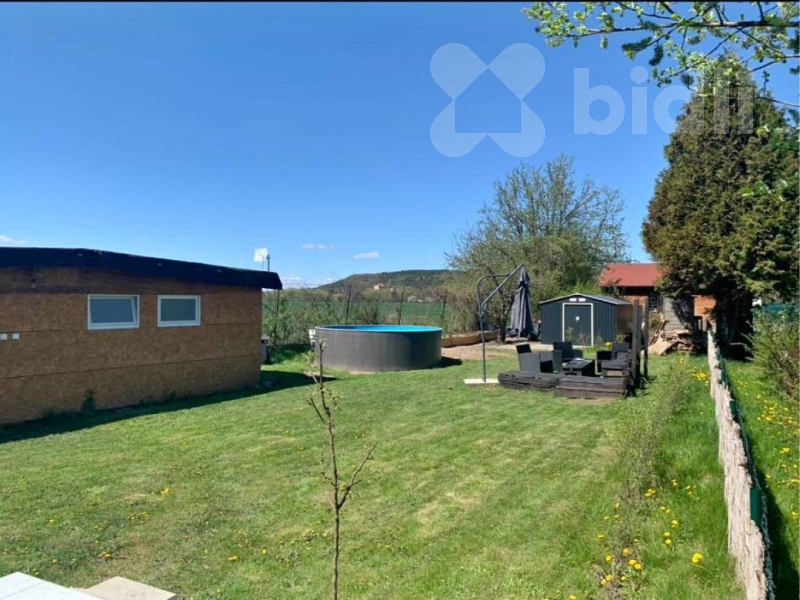 Prodej zahrady 306 m² s chatkou - Plzeň, klidná a soukromá lokalita