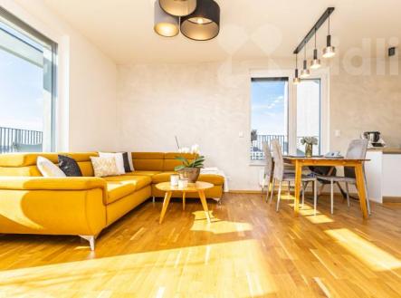 Moderní slunný byt 4+kk, 105 m2, terasa 55 m2 + garážové stání, Praha - Vysočany | Prodej bytu, 4+kk, 110 m²