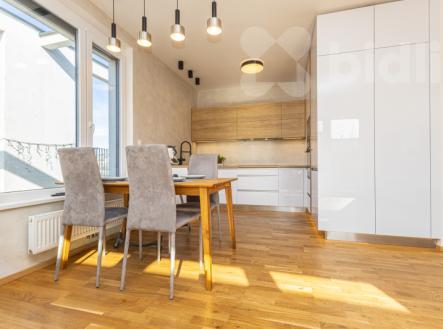 Moderní slunný byt 4+kk, 105 m2, terasa 55 m2 + garážové stání, Praha - Vysočany | Prodej bytu, 4+kk, 110 m²